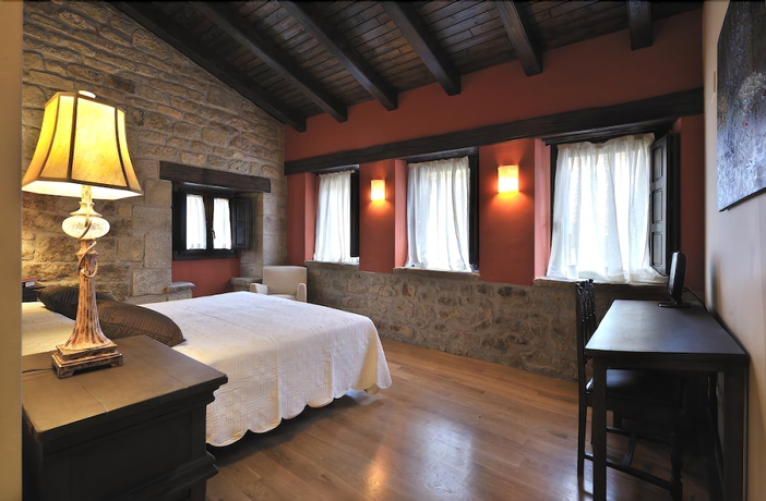 Imagen de la habitación del Hotel El Peirón. Foto 13