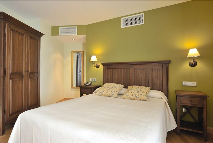 Imagen de la habitación del Hotel El Peirón. Foto 16
