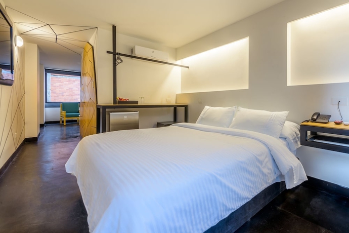 Imagen de la habitación del Hotel El Peñon. Foto 13