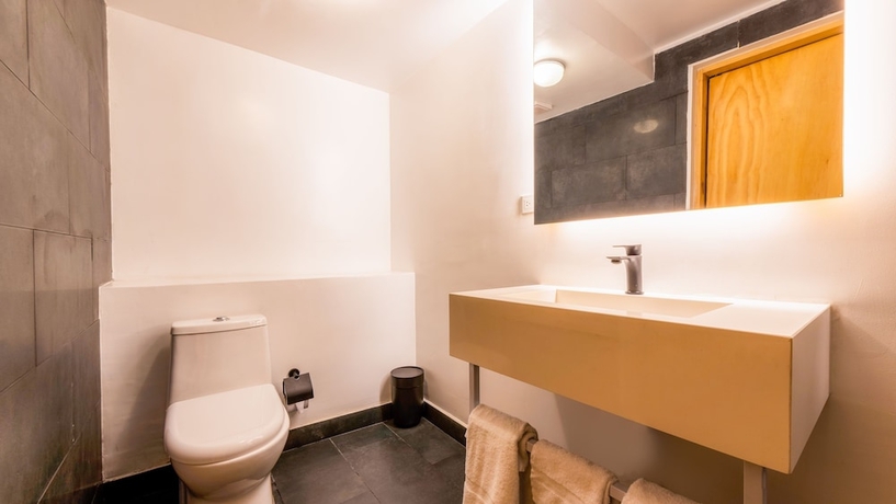 Imagen de la habitación del Hotel El Peñon. Foto 19