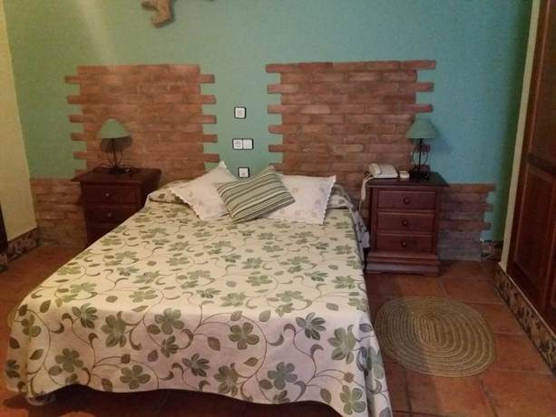 Imagen de la habitación del Hotel El Perro de Paterna. Foto 2