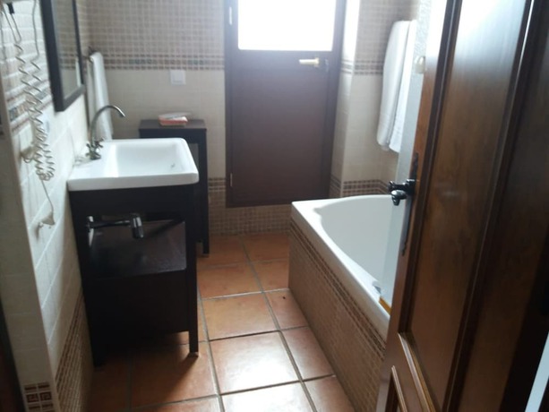 Imagen de la habitación del Hotel El Perro de Paterna. Foto 3