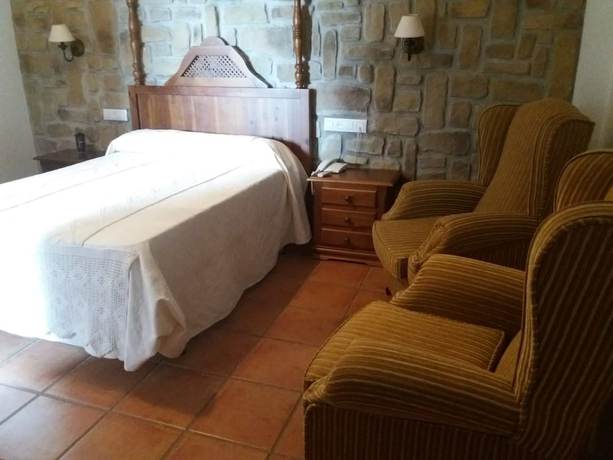 Imagen de la habitación del Hotel El Perro de Paterna. Foto 5