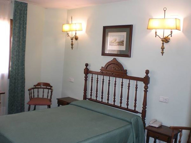 Imagen de la habitación del Hotel El Pilar, Calatayud. Foto 7