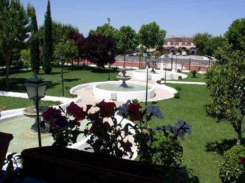 Imagen general del Hotel El Pilar, La Carlota. Foto 6