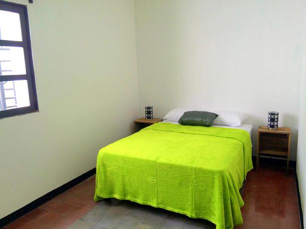 Imagen de la habitación del Hotel El Poeta BnB. Foto 8