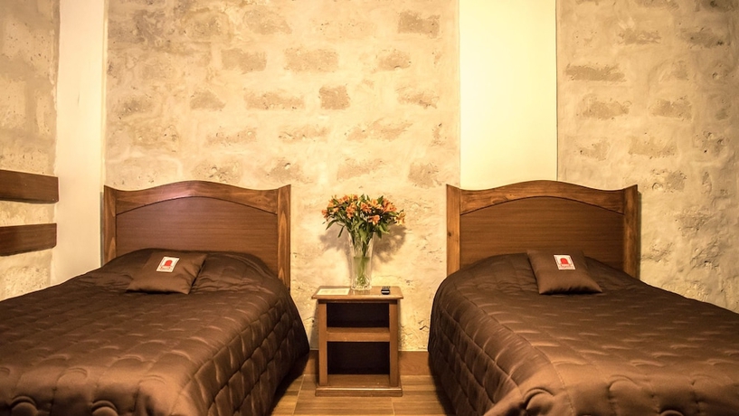 Imagen de la habitación del Hotel El Portal De San L&aacute;zaro. Foto 11