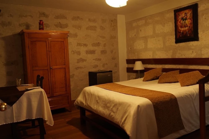 Imagen de la habitación del Hotel El Portal De San L&aacute;zaro. Foto 14