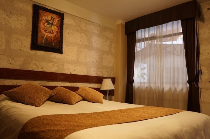 Imagen de la habitación del Hotel El Portal De San L&aacute;zaro. Foto 16