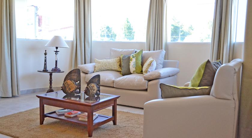 Imagen de los interiores del Hotel El Portal de la Villa Hotel. Foto 9