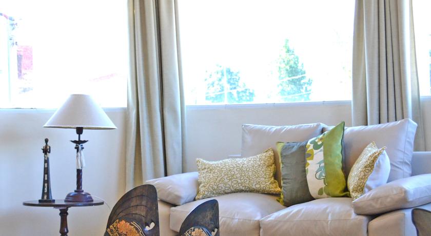 Imagen de los interiores del Hotel El Portal de la Villa Hotel. Foto 10