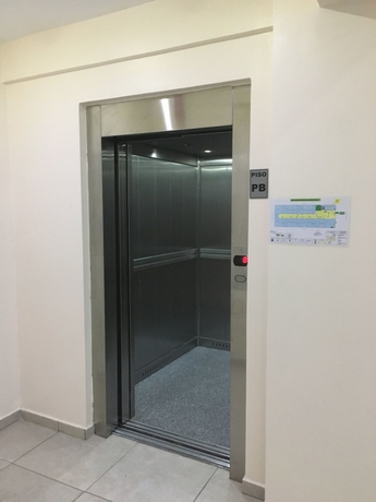 Imagen de los interiores del Hotel El Porteño. Foto 12