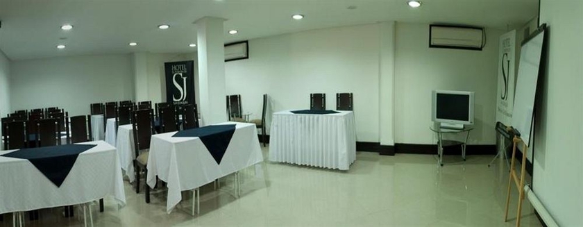 Imagen de los interiores del Hotel El Port&oacute;n De San Joaqu&iacute;n. Foto 4