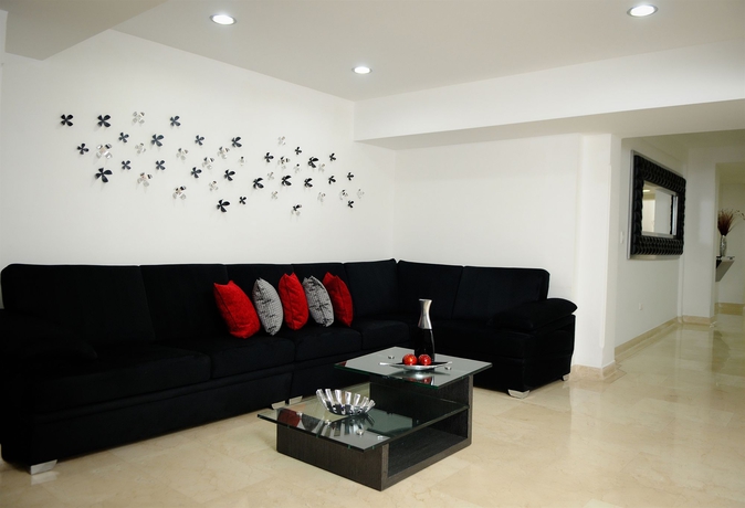 Imagen de los interiores del Hotel El Port&oacute;n De San Joaqu&iacute;n. Foto 5