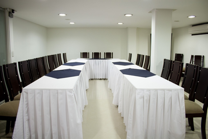 Imagen de los interiores del Hotel El Port&oacute;n De San Joaqu&iacute;n. Foto 6