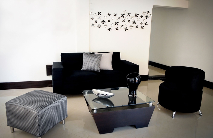 Imagen de los interiores del Hotel El Port&oacute;n De San Joaqu&iacute;n. Foto 8