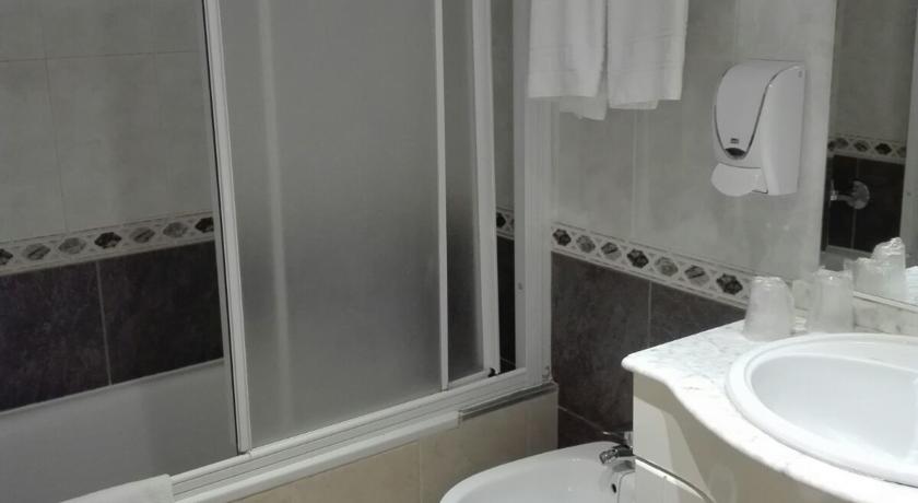 Imagen de la habitación del Hotel El Pozo De La Nieve. Foto 8