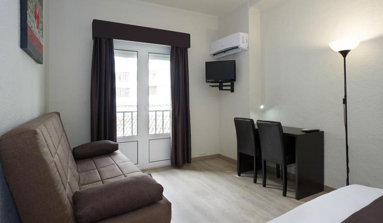 Imagen de la habitación del Hotel El Pozo, Torremolinos. Foto 4