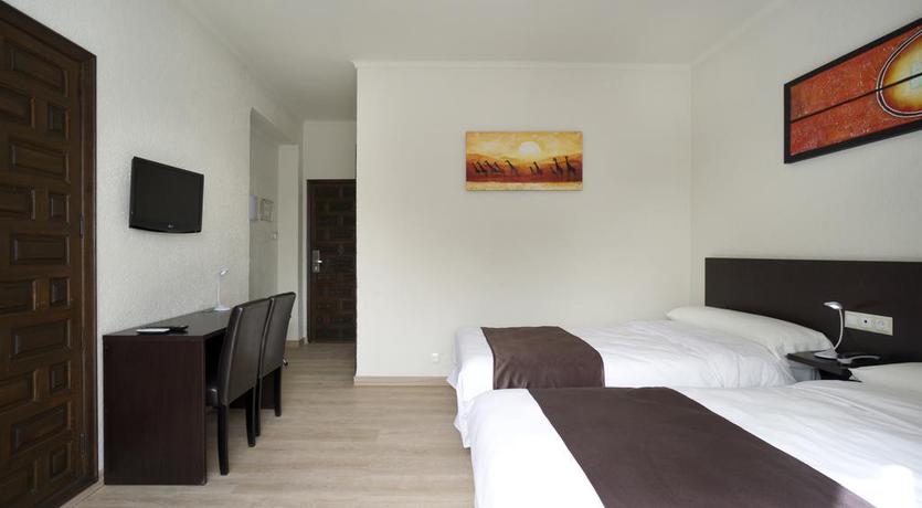 Imagen de la habitación del Hotel El Pozo, Torremolinos. Foto 13