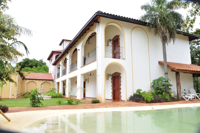 Imagen de los exteriores del Hotel El Pueblito Iguazu. Foto 15