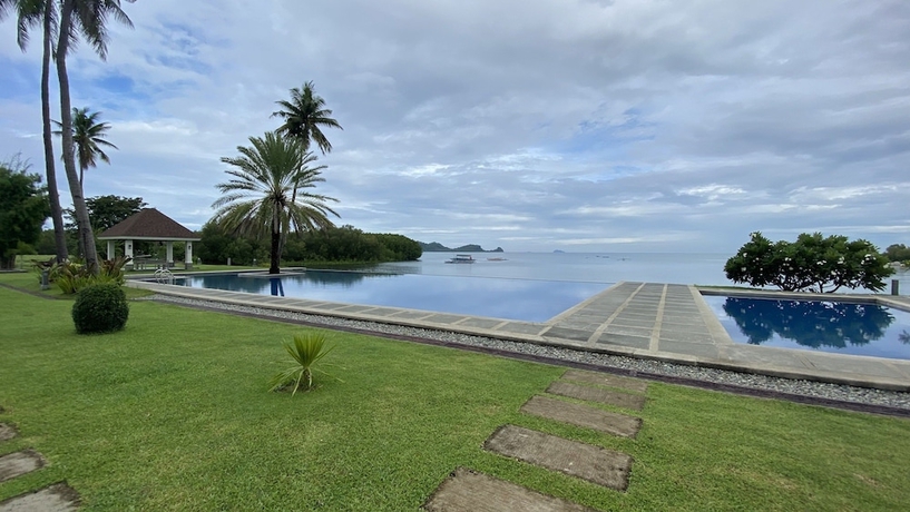 Imagen de la piscina del Hotel El Pueblo De Hermano by Cocotel. Foto 17