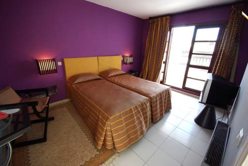 Imagen de la habitación del Hotel El Pueblo Tamlelt. Foto 9