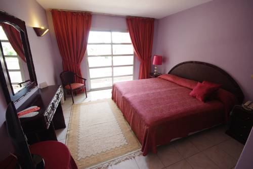 Imagen de la habitación del Hotel El Pueblo Tamlelt. Foto 11