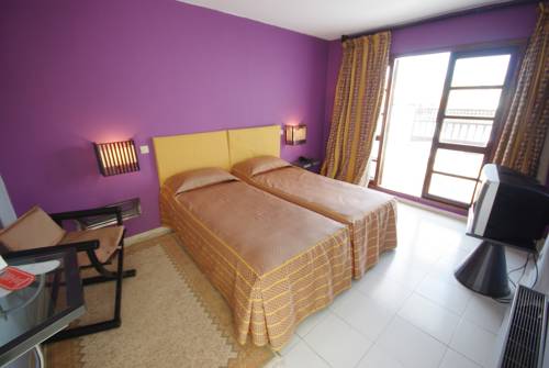 Imagen de la habitación del Hotel El Pueblo Tamlelt. Foto 14