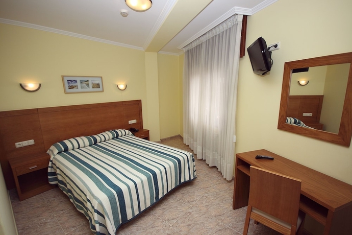 Imagen de la habitación del Hotel El Puente, Sanxenxo. Foto 2