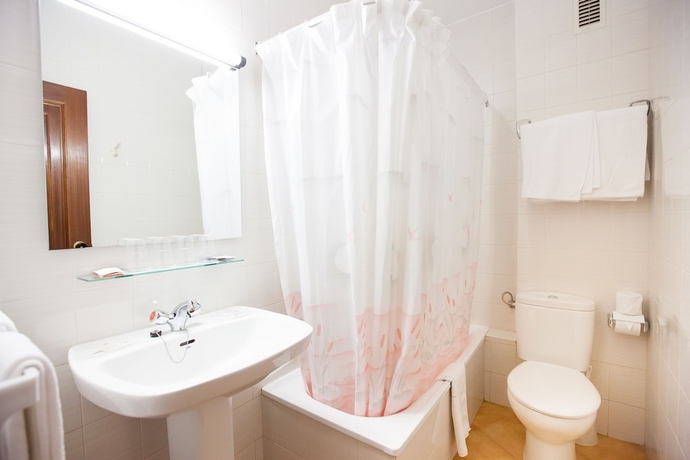 Imagen de la habitación del Hotel El Puente, Sanxenxo. Foto 9