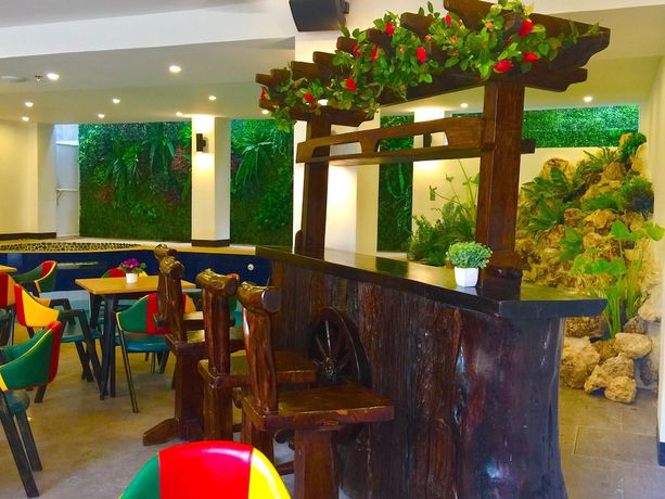 Imagen del bar/restaurante del Hotel El Puerto Boracay. Foto 3