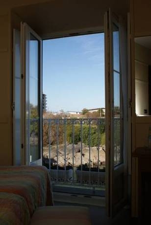 Imagen general del Hotel El Puerto, Mundaka. Foto 11