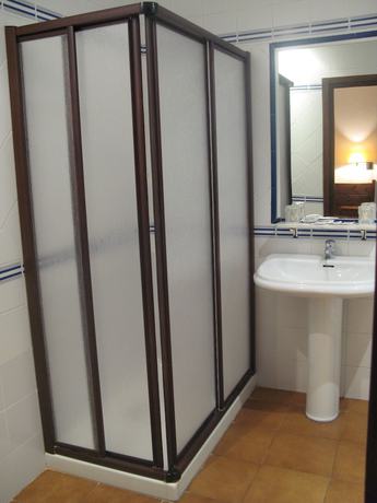 Imagen de la habitación del Hotel El Puerto, Puerto Lápice. Foto 6