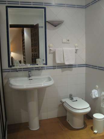 Imagen de la habitación del Hotel El Puerto, Puerto Lápice. Foto 7