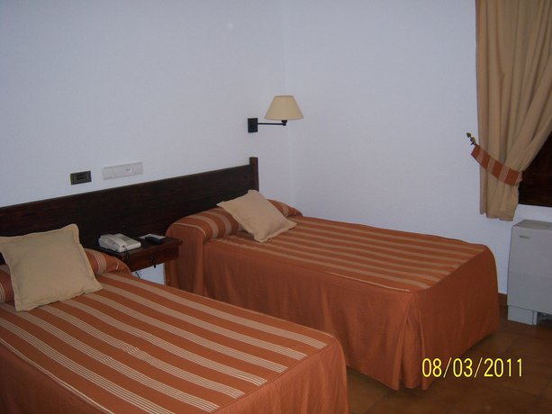 Imagen de la habitación del Hotel El Puerto, Puerto Lápice. Foto 8