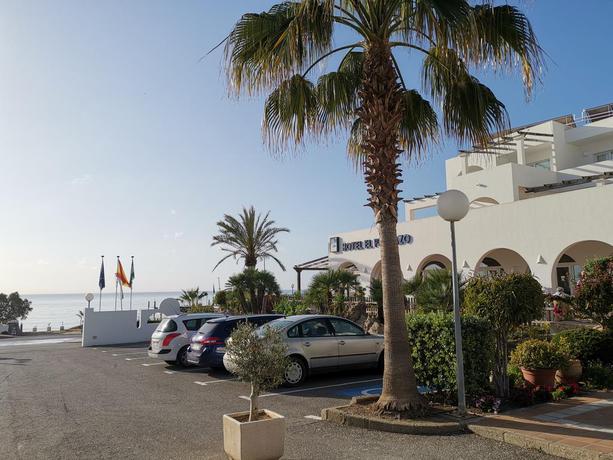 Imagen de los exteriores del Hotel El Puntazo II. Foto 6