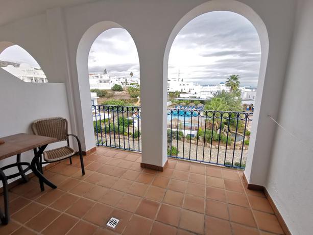 Imagen de los exteriores del Hotel El Puntazo II. Foto 7