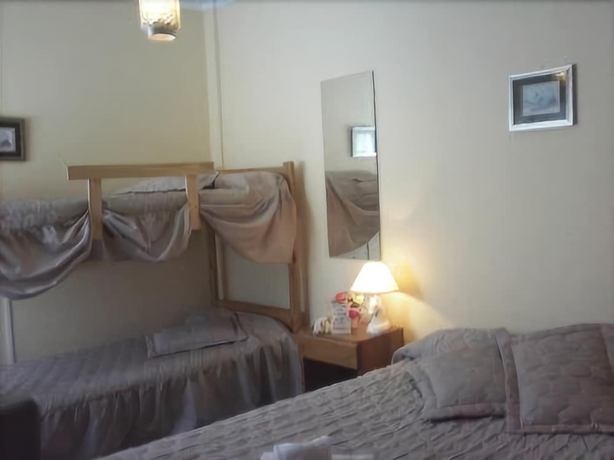 Imagen de la habitación del Hotel El Quijote. Foto 6