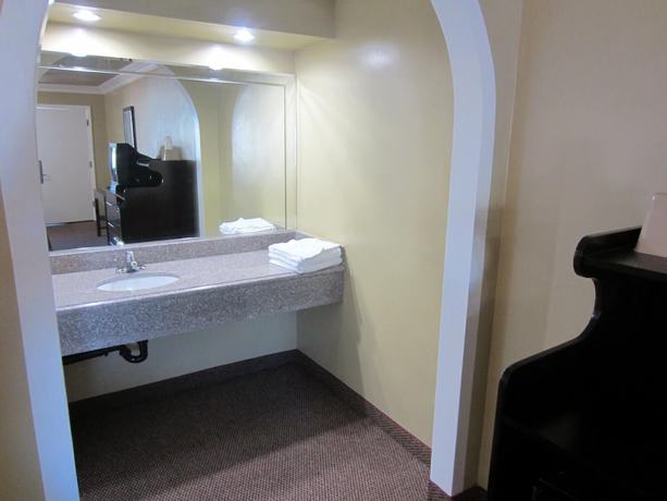 Imagen de la habitación del Hotel El Rancho Inn Hawthorne. Foto 8