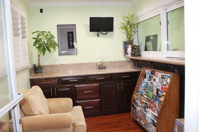 Imagen de los interiores del Hotel El Rancho Inn Hawthorne. Foto 20