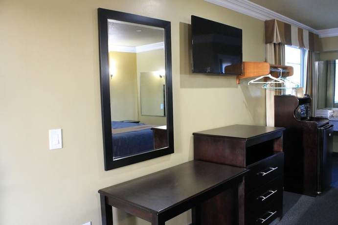 Imagen de la habitación del Hotel El Rancho Inn Hawthorne. Foto 17