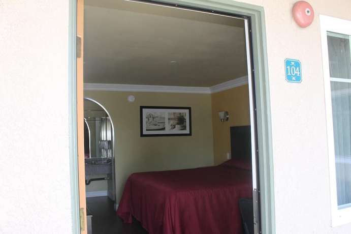 Imagen de la habitación del Hotel El Rancho Inn Hawthorne. Foto 19