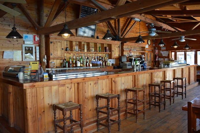 Imagen del bar/restaurante del Hotel El Rancho, Los Montesinos. Foto 2