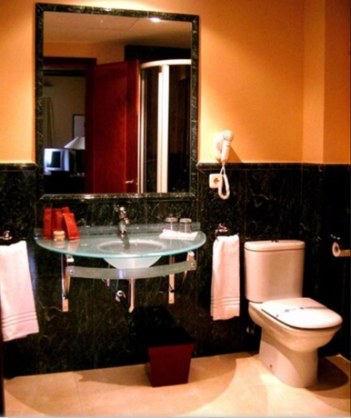 Imagen de la habitación del Hotel El Rancho, Torrecaballeros. Foto 11