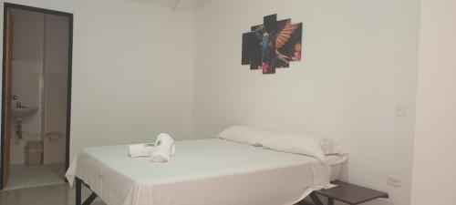 Imagen de la habitación del Hotel El Refugio Doradal. Foto 16