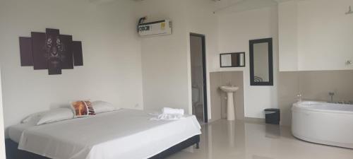 Imagen general del Hotel El Refugio Doradal. Foto 6