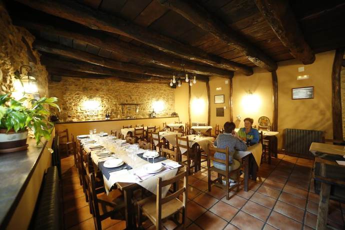 Imagen del bar/restaurante del Hotel El Refugio Hosteria. Foto 9