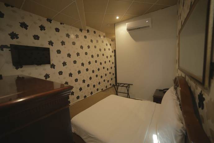 Imagen de la habitación del Hotel El Regio. Foto 8