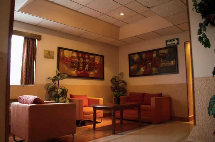 Imagen de los interiores del Hotel El Regio. Foto 19