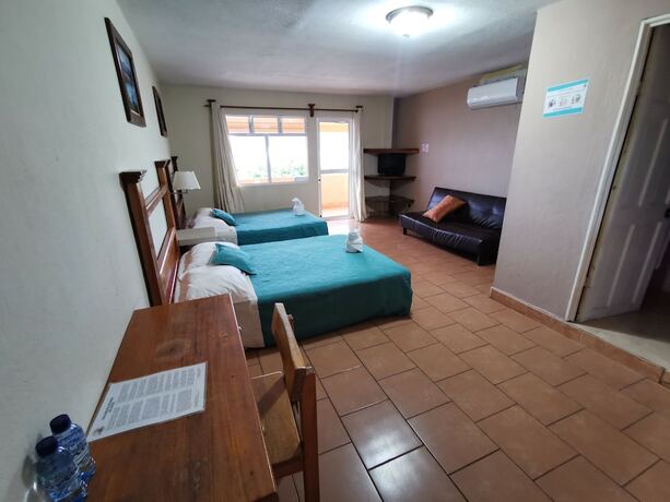 Imagen de la habitación del Hotel El Remate. Foto 17